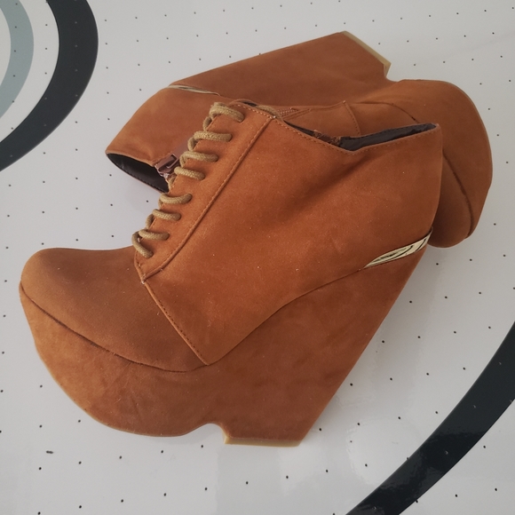 Shoes - Picture 1 of 10